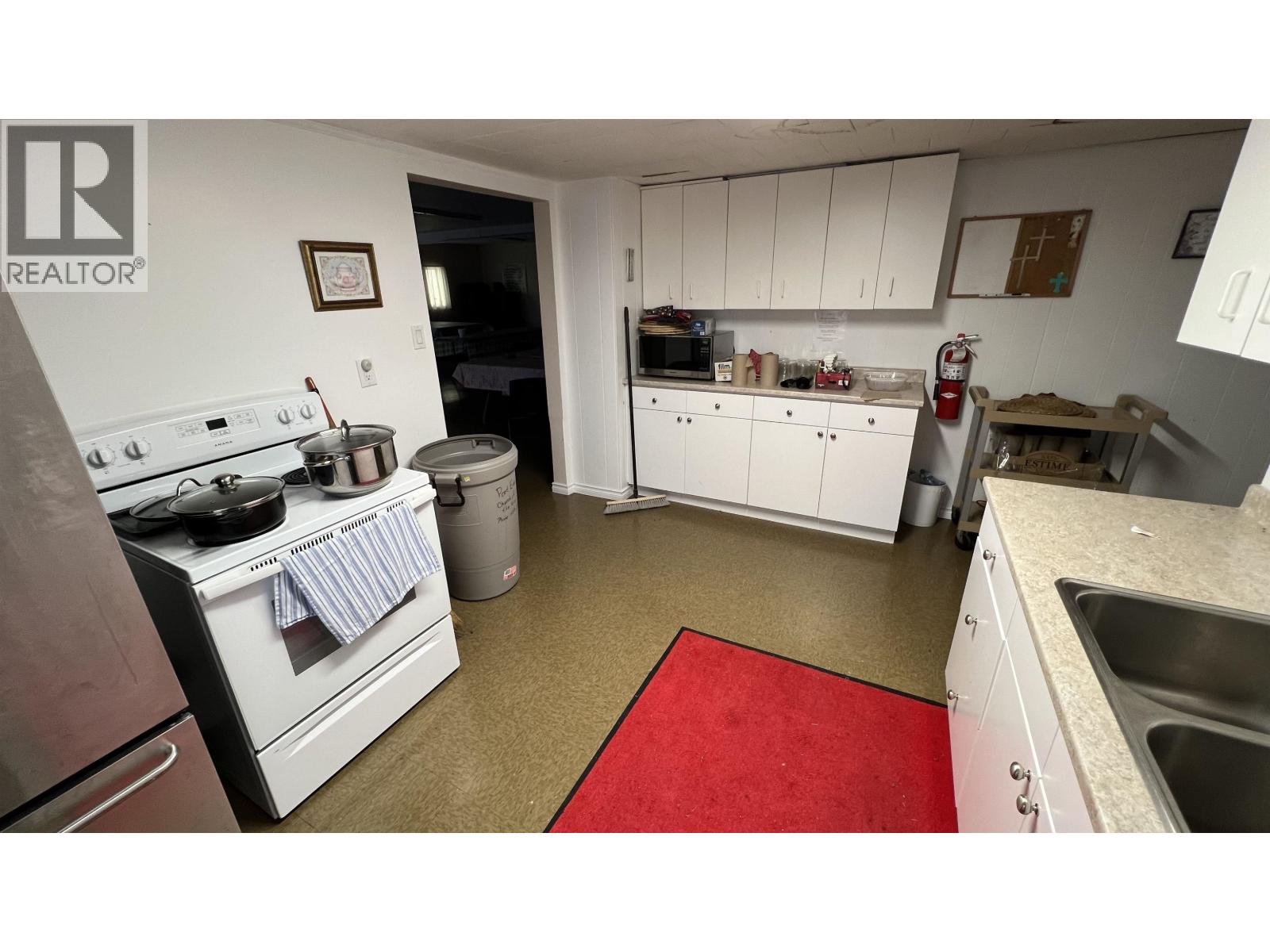 470 EVERGREEN DRIVE - 17