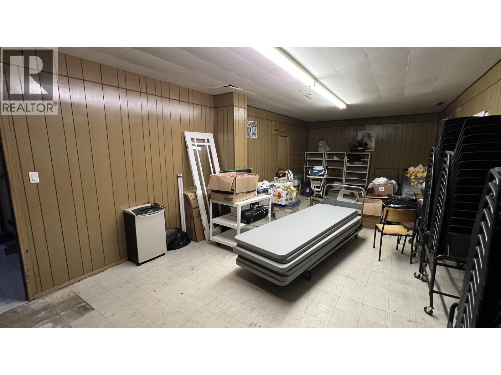 470 EVERGREEN DRIVE - 18