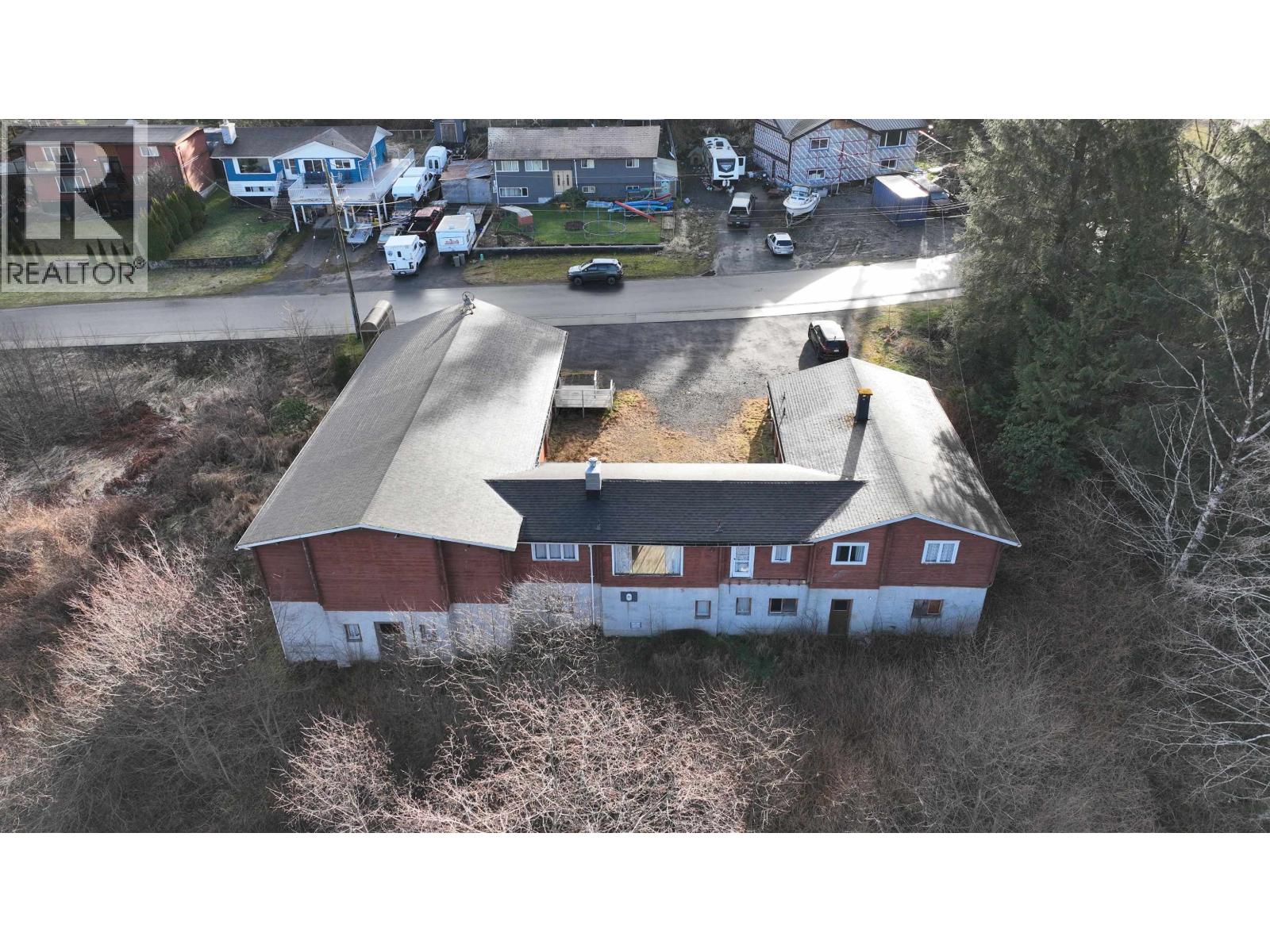 470 EVERGREEN DRIVE - 4