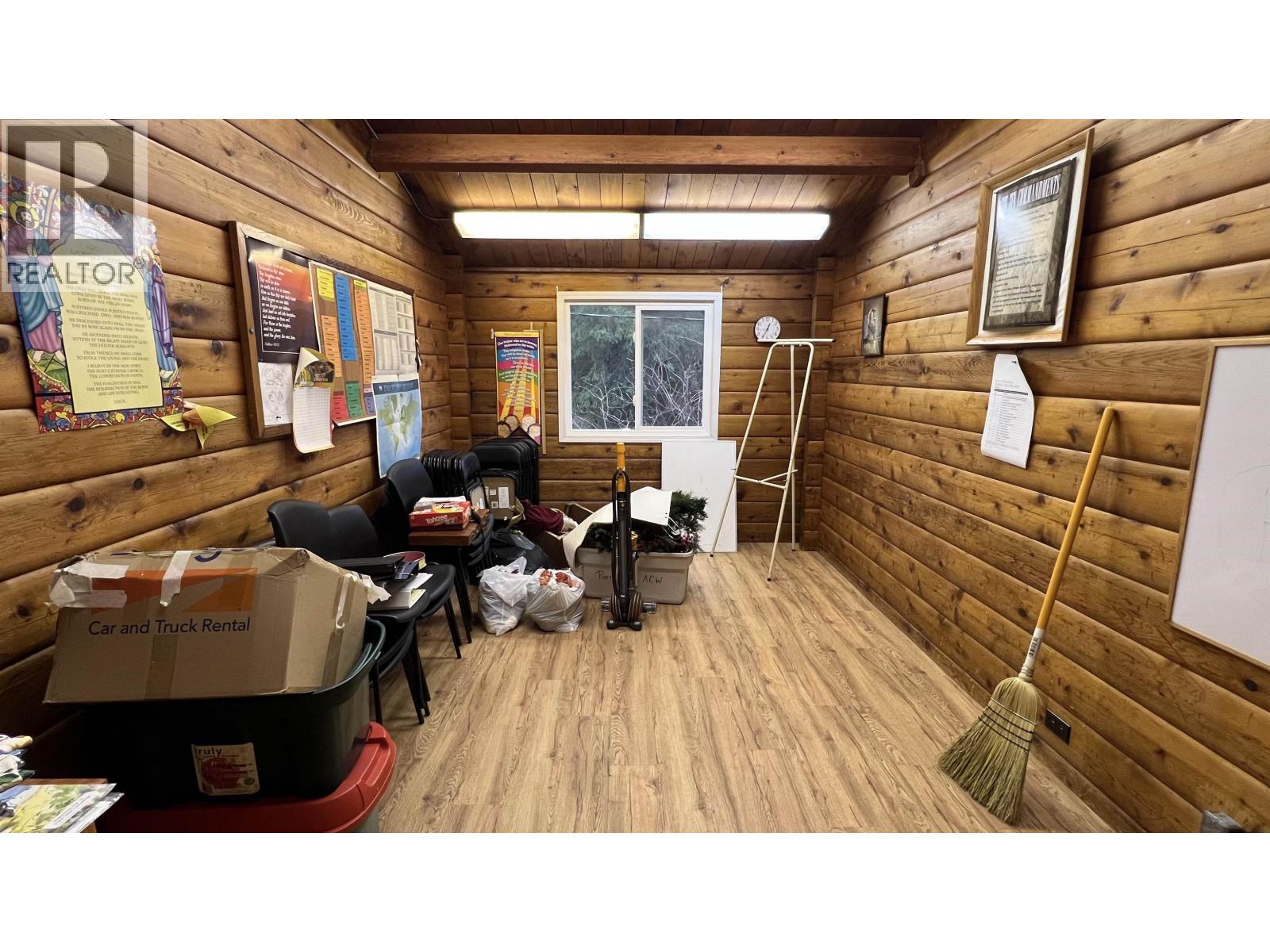 470 EVERGREEN DRIVE - 27