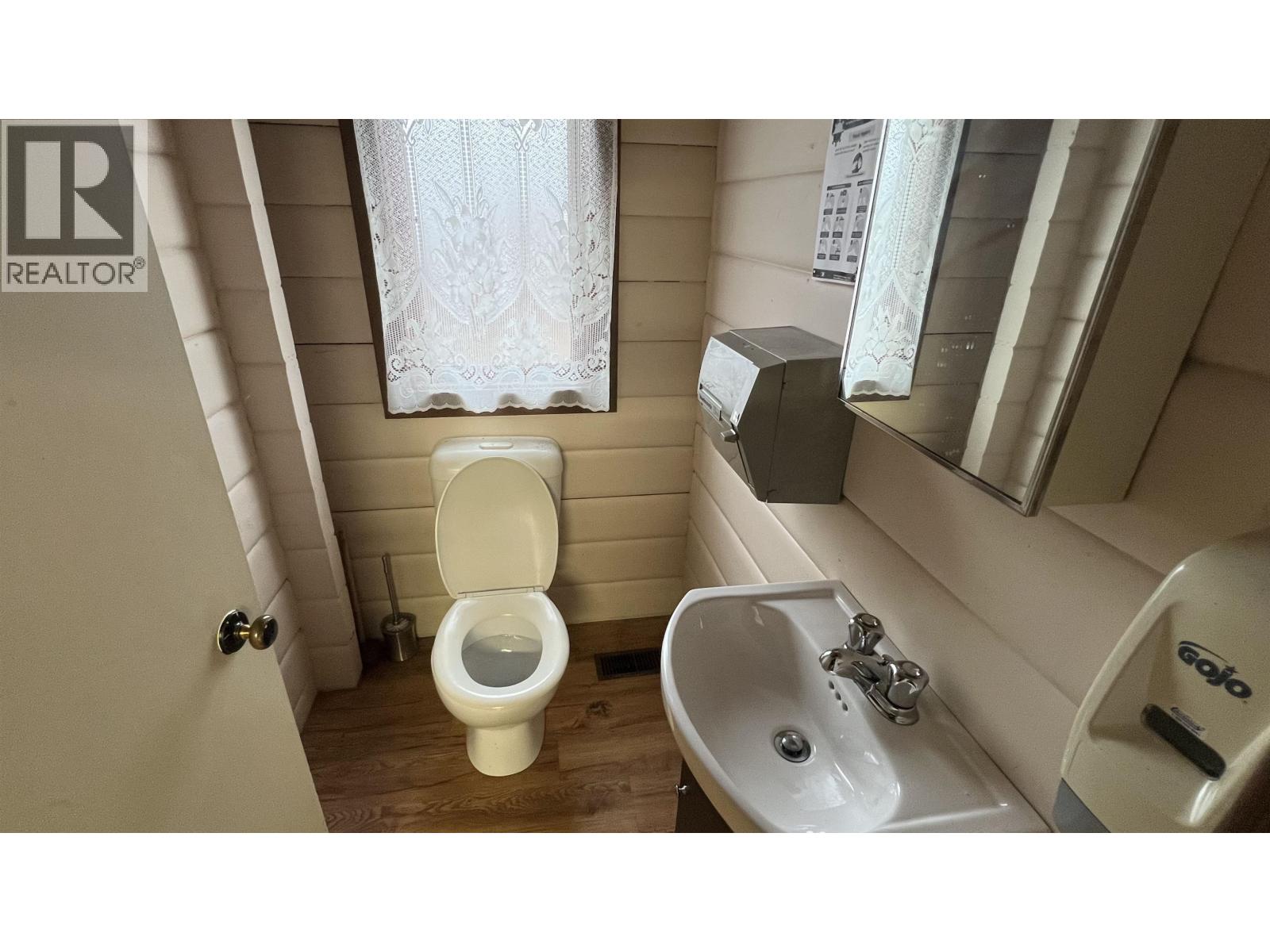 470 EVERGREEN DRIVE - 24