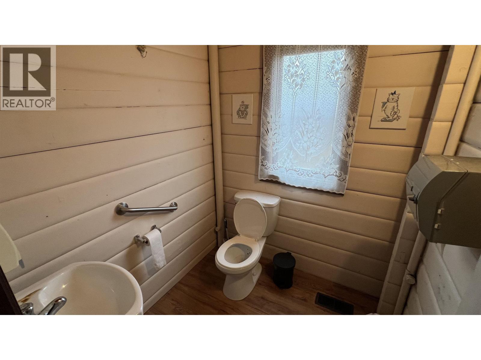 470 EVERGREEN DRIVE - 21