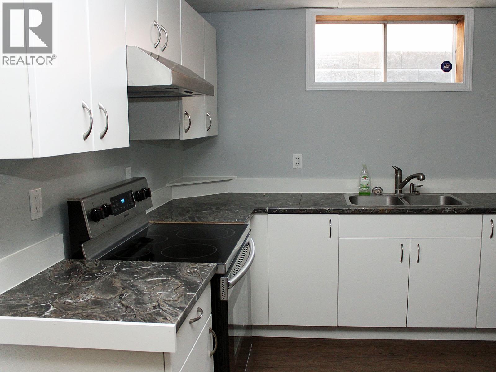 1105 N TWELFTH AVENUE - 15