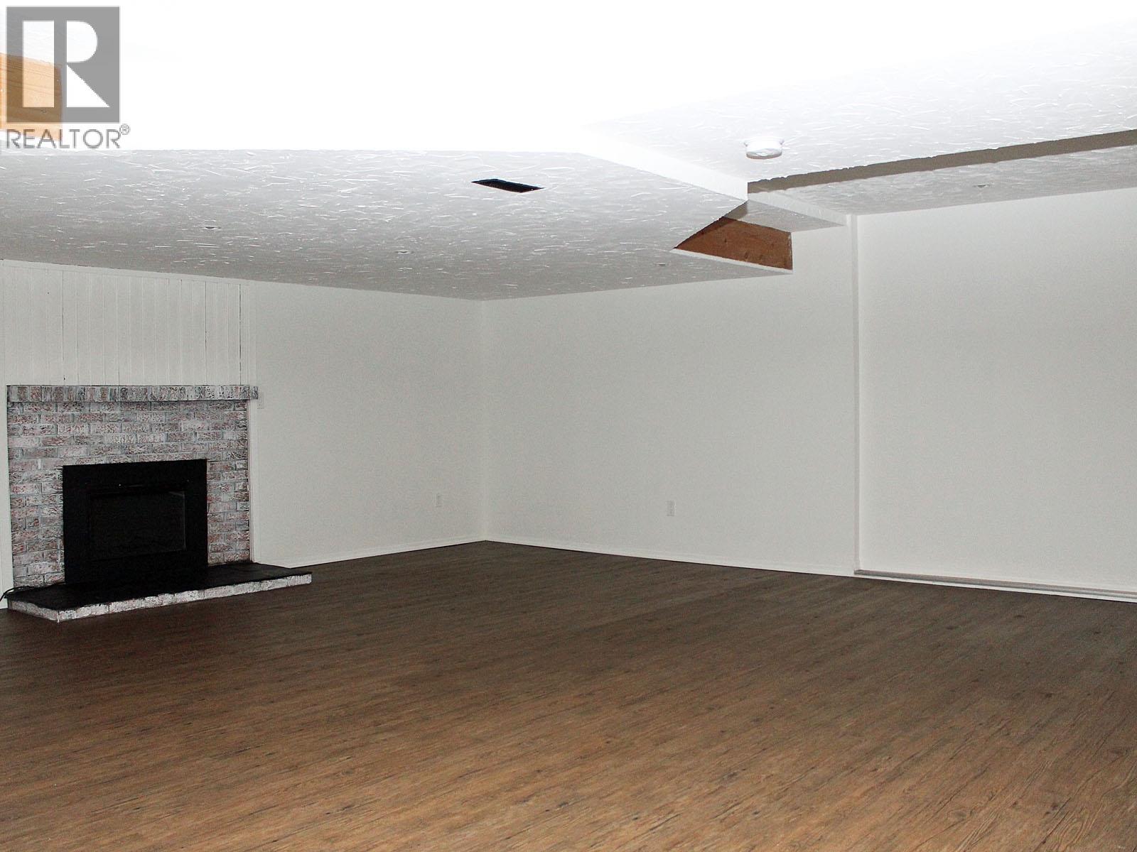 1105 N TWELFTH AVENUE - 19