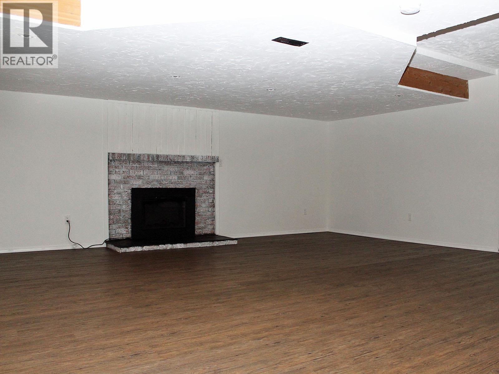 1105 N TWELFTH AVENUE - 20