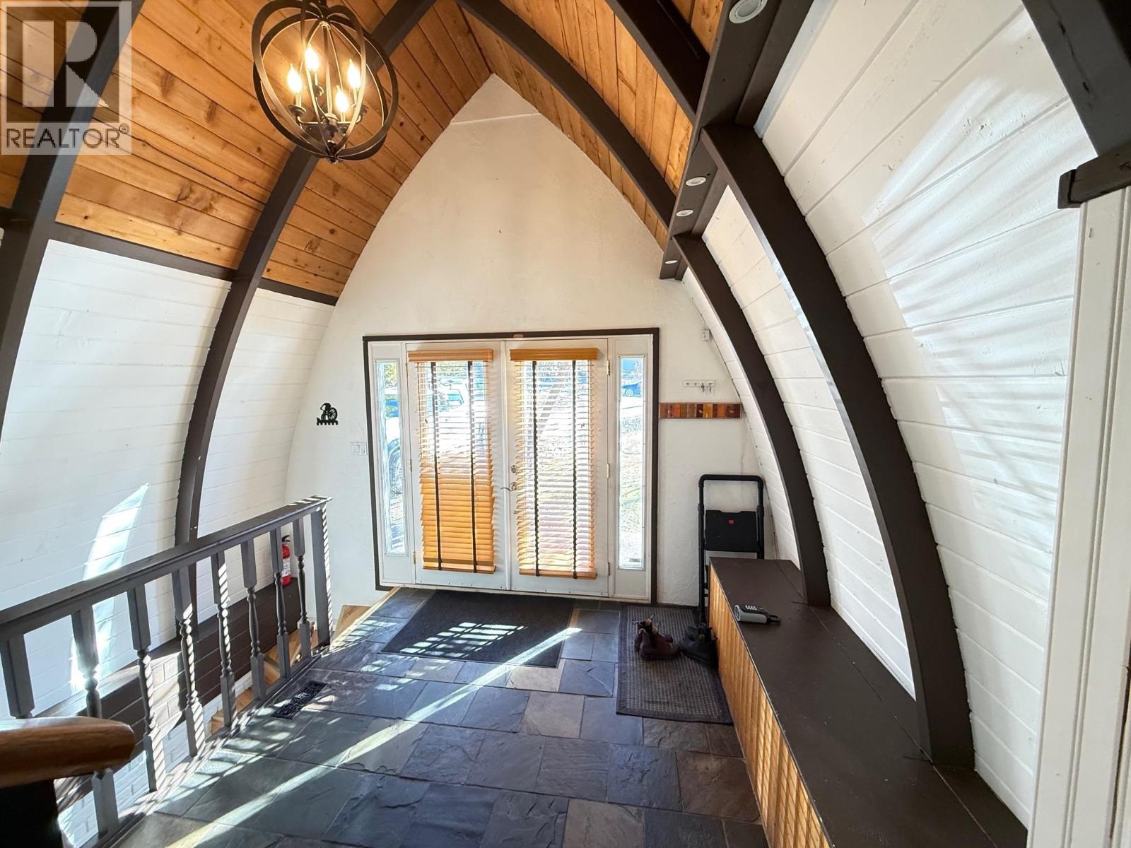 1105 N TWELFTH AVENUE - 14