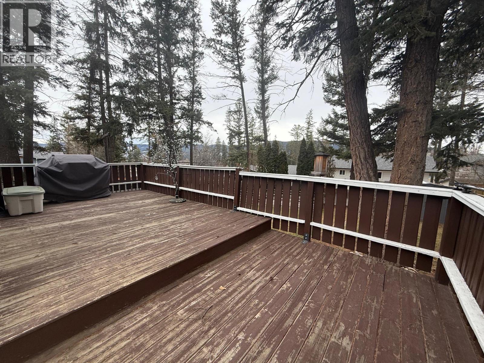 1105 N TWELFTH AVENUE - 22