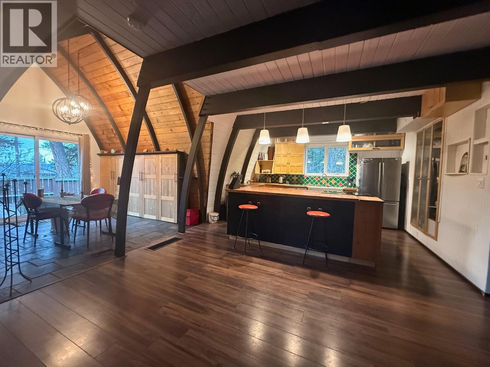 1105 N TWELFTH AVENUE - 5