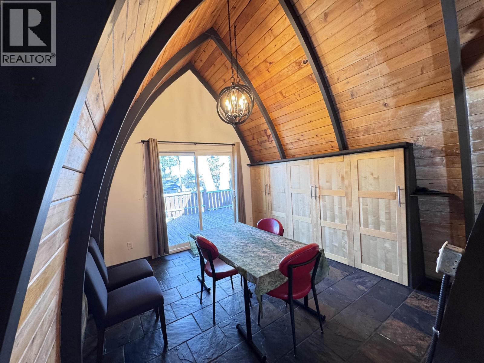 1105 N TWELFTH AVENUE - 7