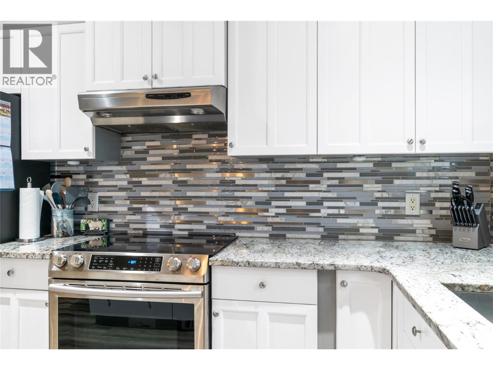 1040 14 Avenue SE, Salmon Arm