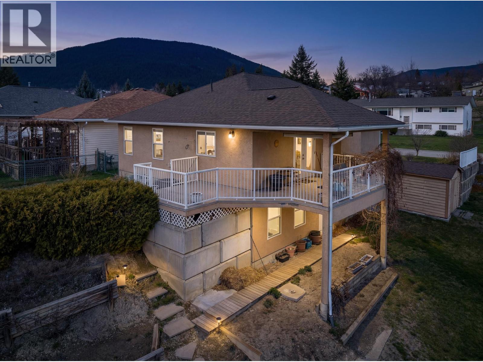 423 6th Avenue S - 3