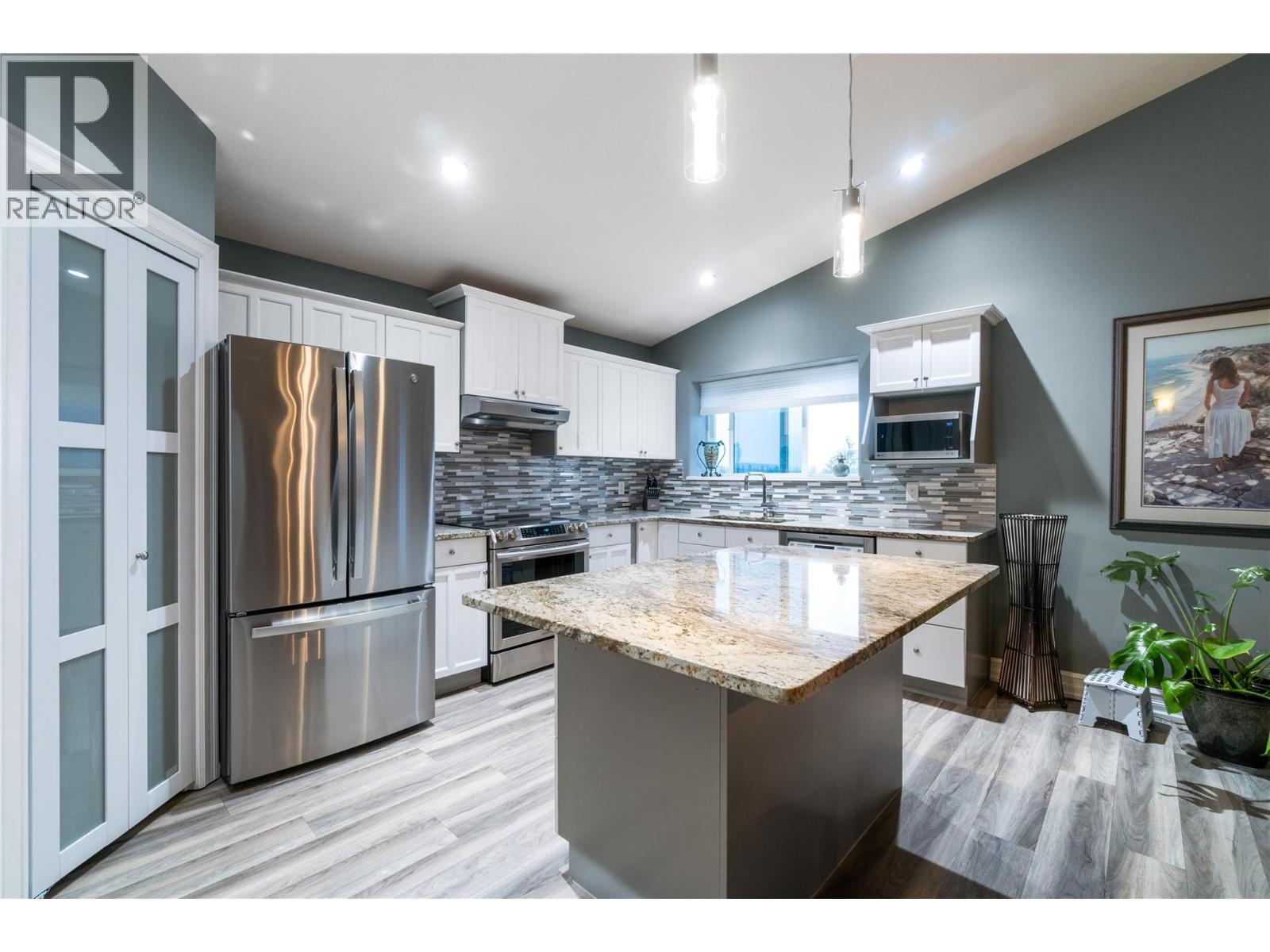 1040 14 Avenue SE, Salmon Arm