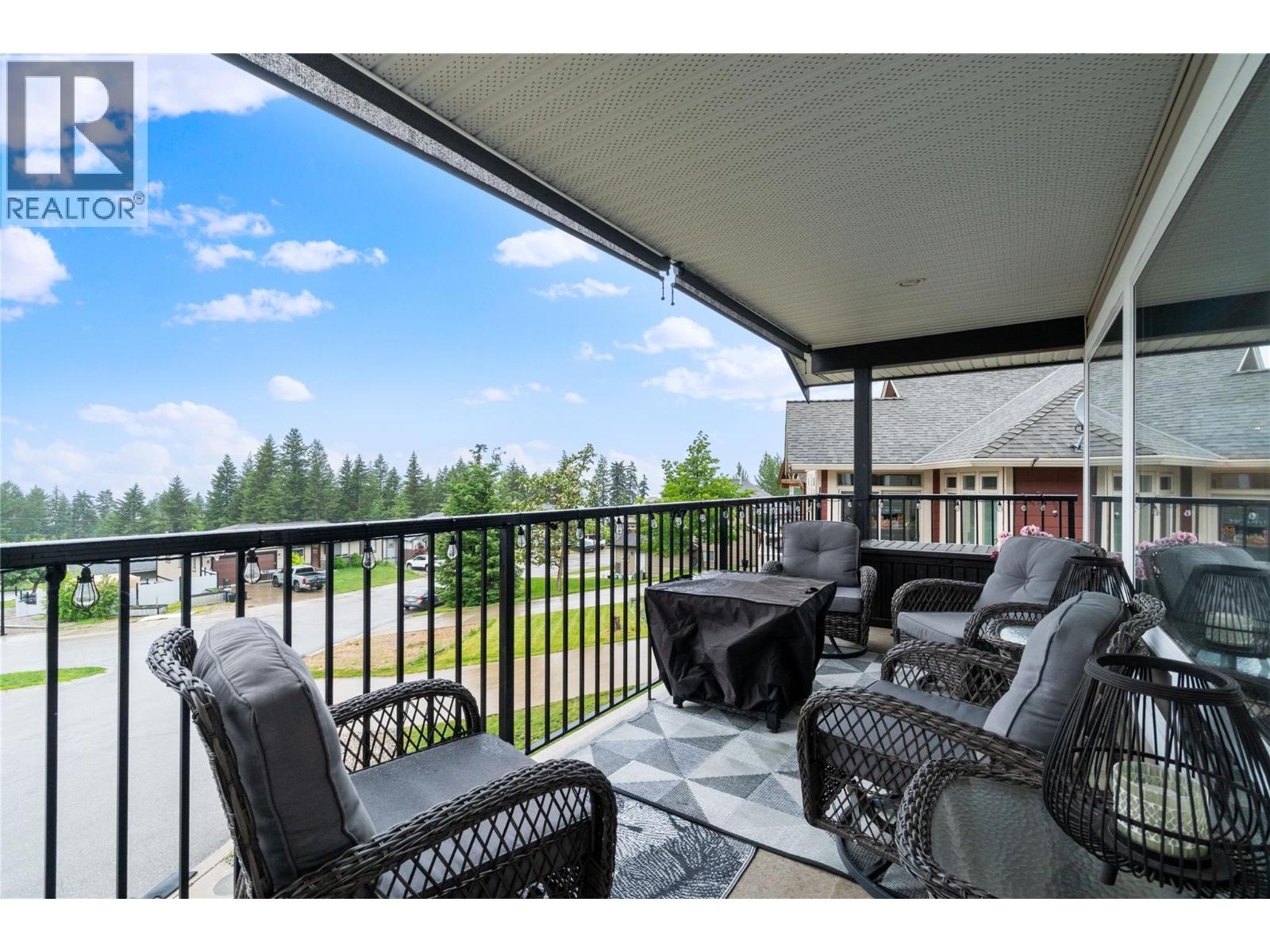 1040 14 Avenue SE, Salmon Arm