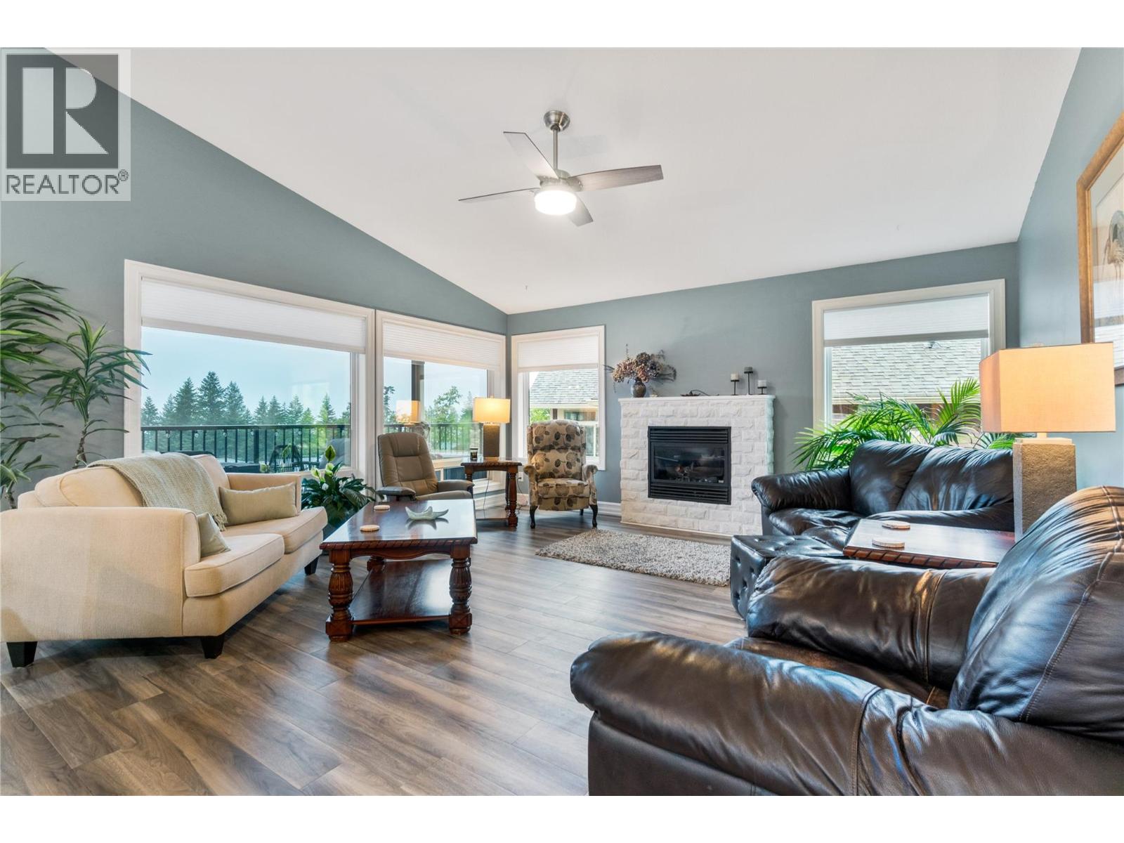 1040 14 Avenue SE, Salmon Arm