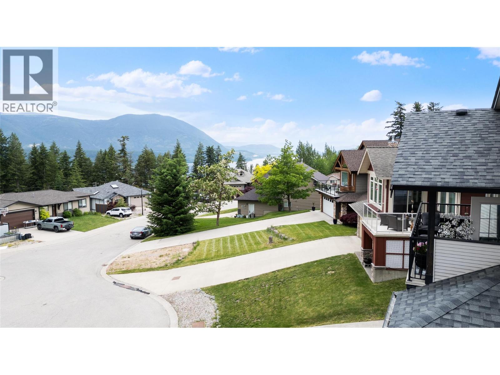 1040 14 Avenue SE, Salmon Arm