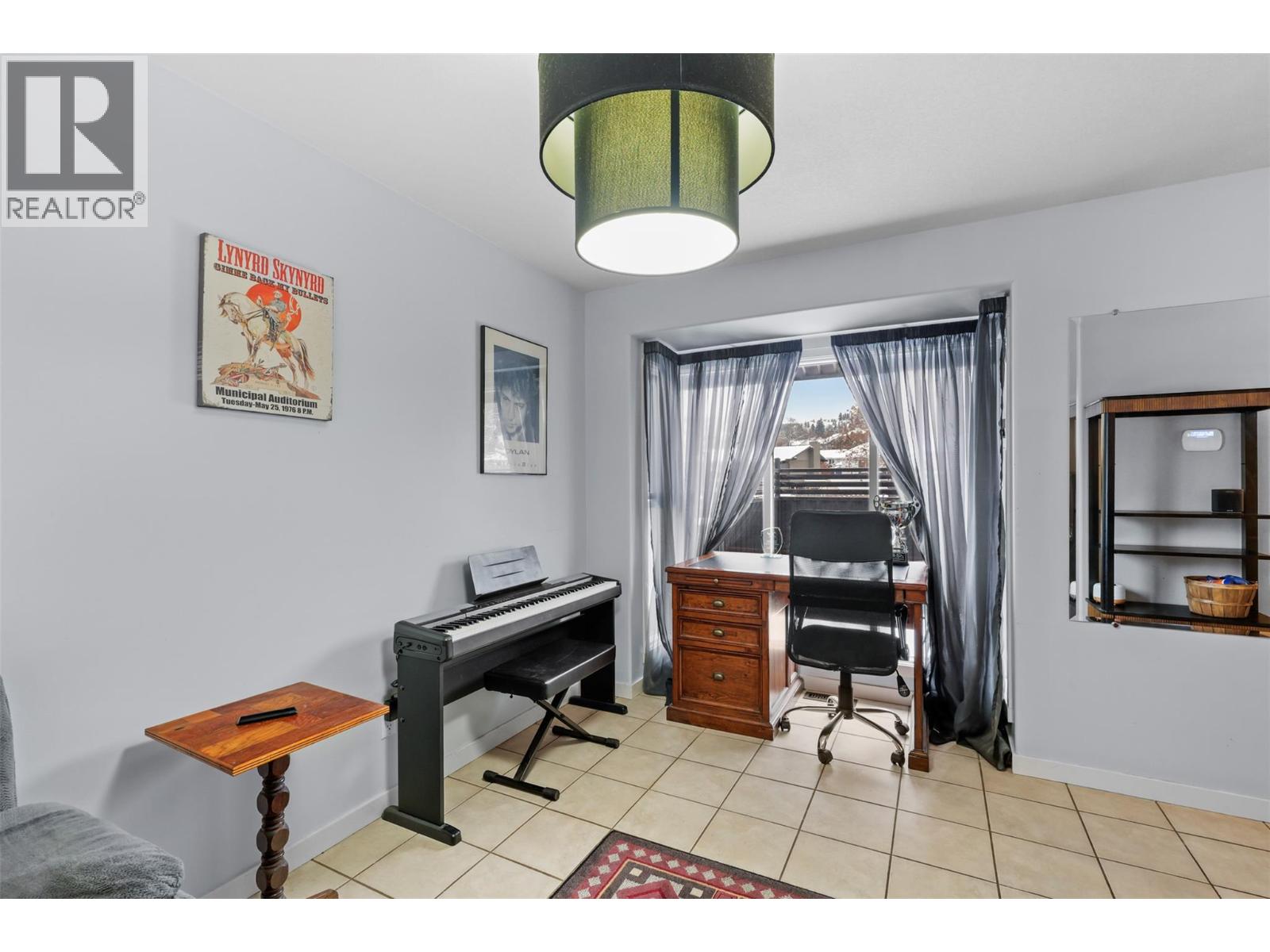 328 WHITESHIELD CRESCENT - 21