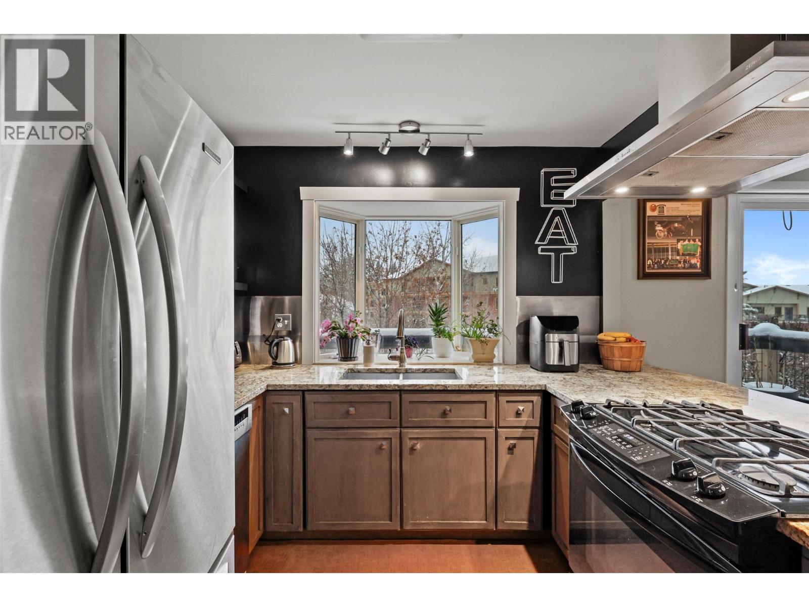 328 WHITESHIELD CRESCENT - 13