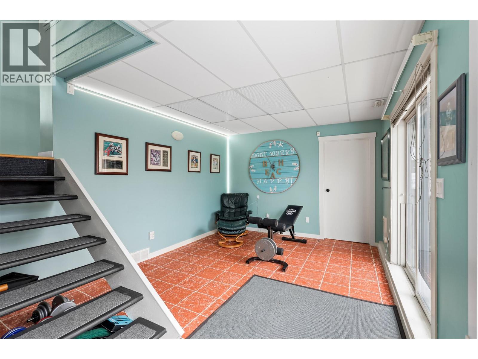 328 WHITESHIELD CRESCENT - 26