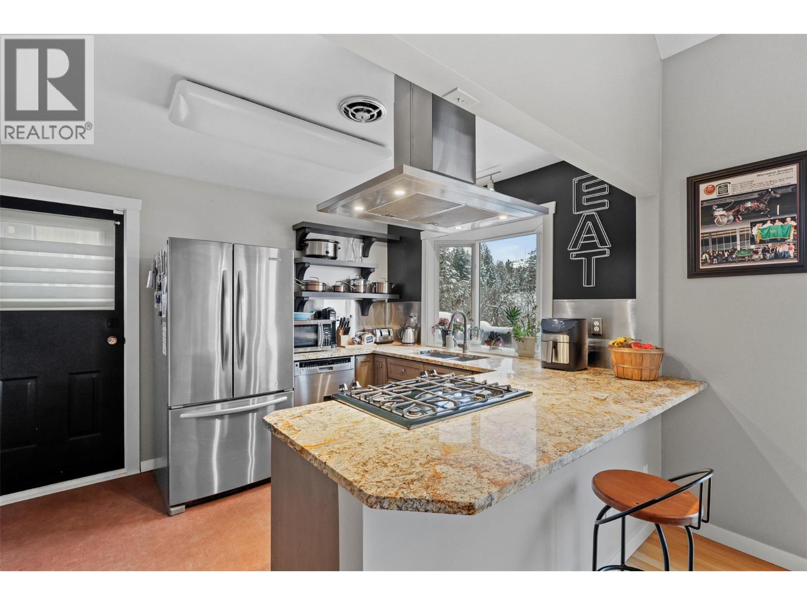 328 WHITESHIELD CRESCENT - 11