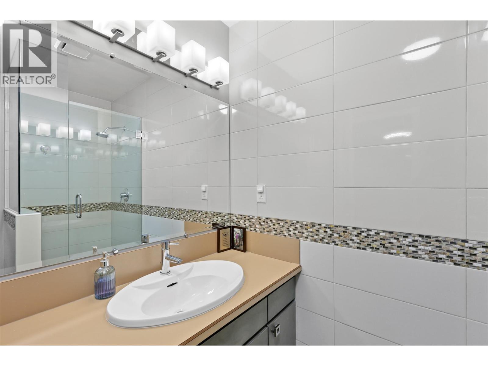 328 WHITESHIELD CRESCENT - 22