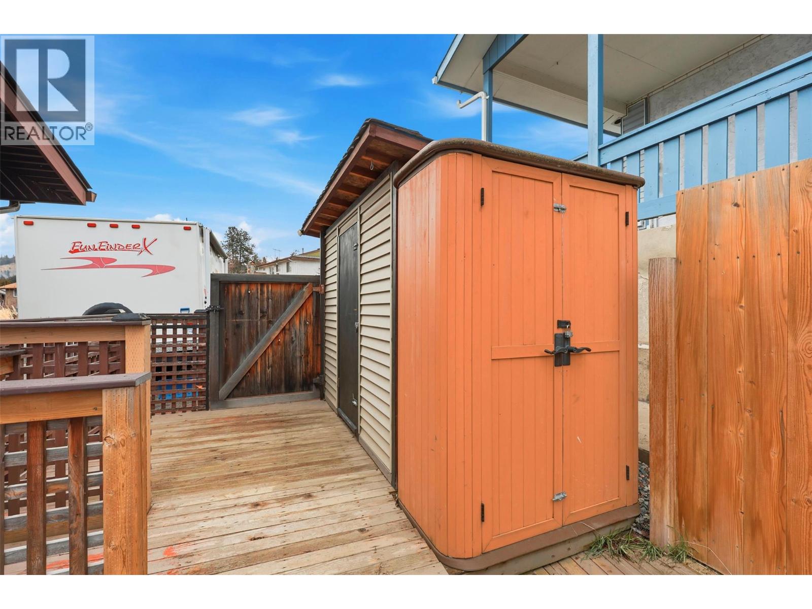 328 WHITESHIELD CRESCENT - 51