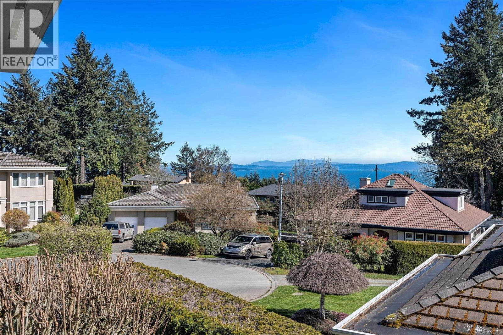  805 Del Monte Lane, Saanich