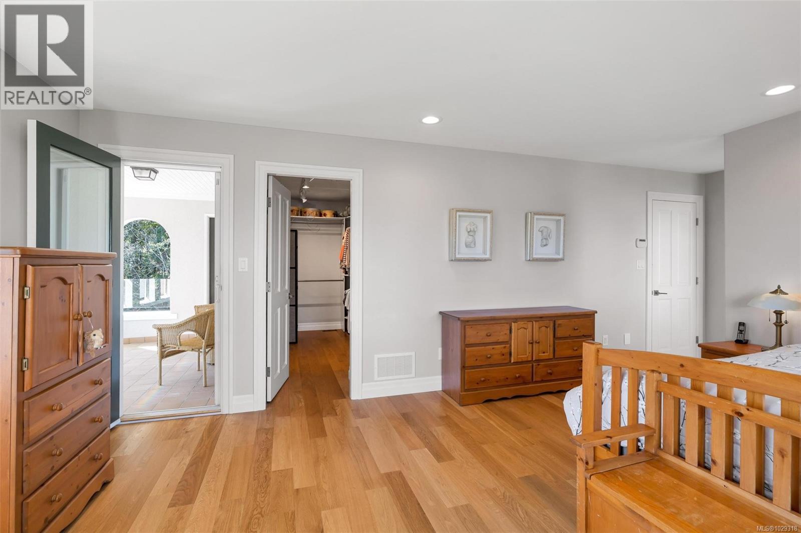  805 Del Monte Lane, Saanich