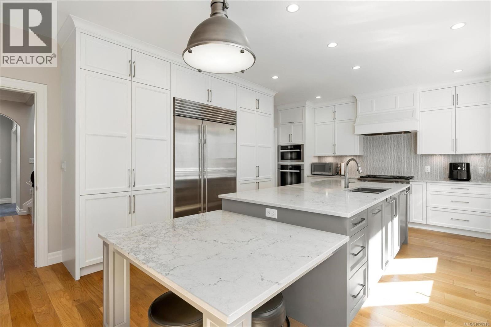  805 Del Monte Lane, Saanich