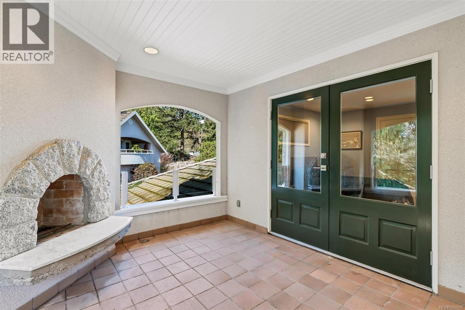  805 Del Monte Lane, Saanich