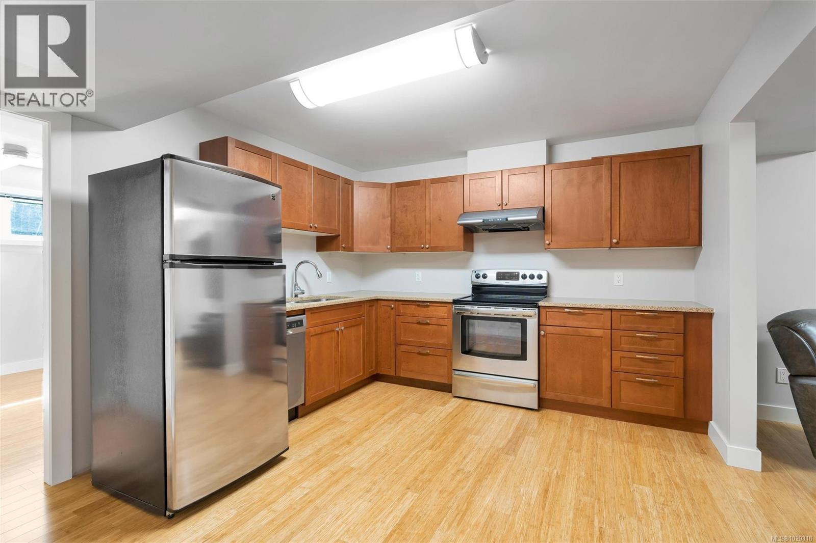  805 Del Monte Lane, Saanich