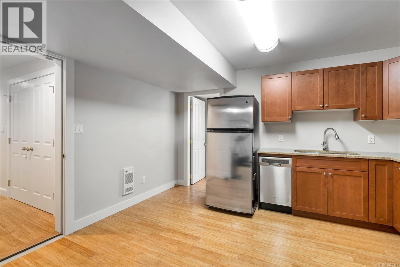  805 Del Monte Lane, Saanich