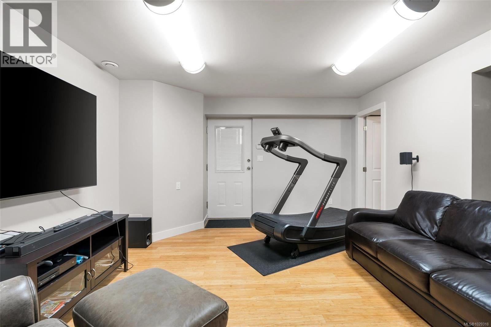  805 Del Monte Lane, Saanich