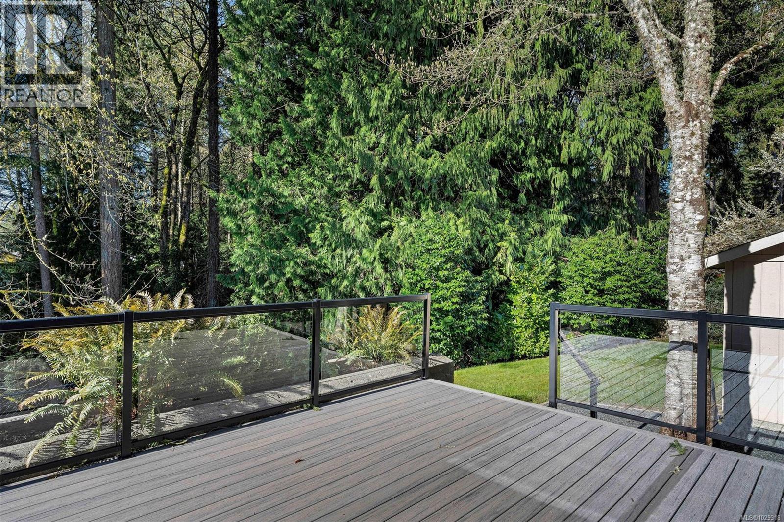  805 Del Monte Lane, Saanich