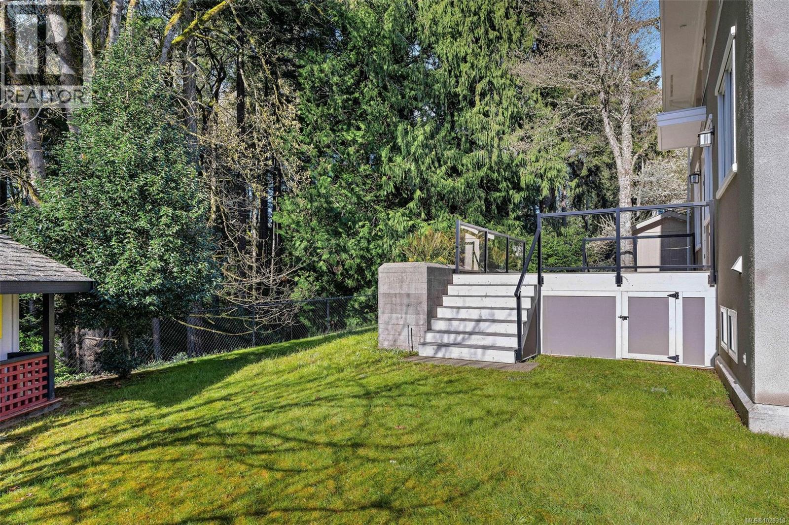  805 Del Monte Lane, Saanich