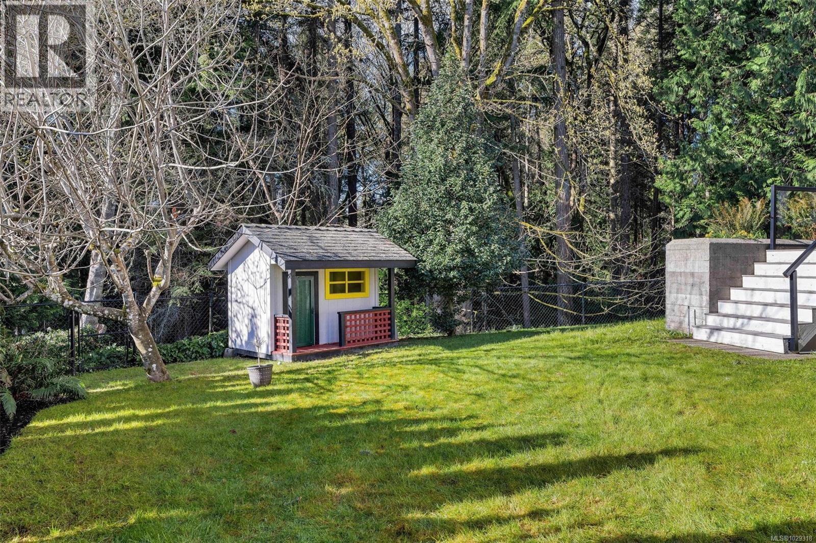  805 Del Monte Lane, Saanich