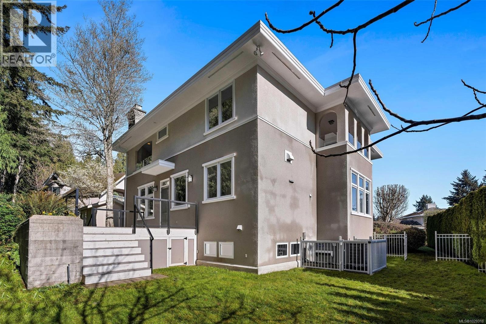  805 Del Monte Lane, Saanich