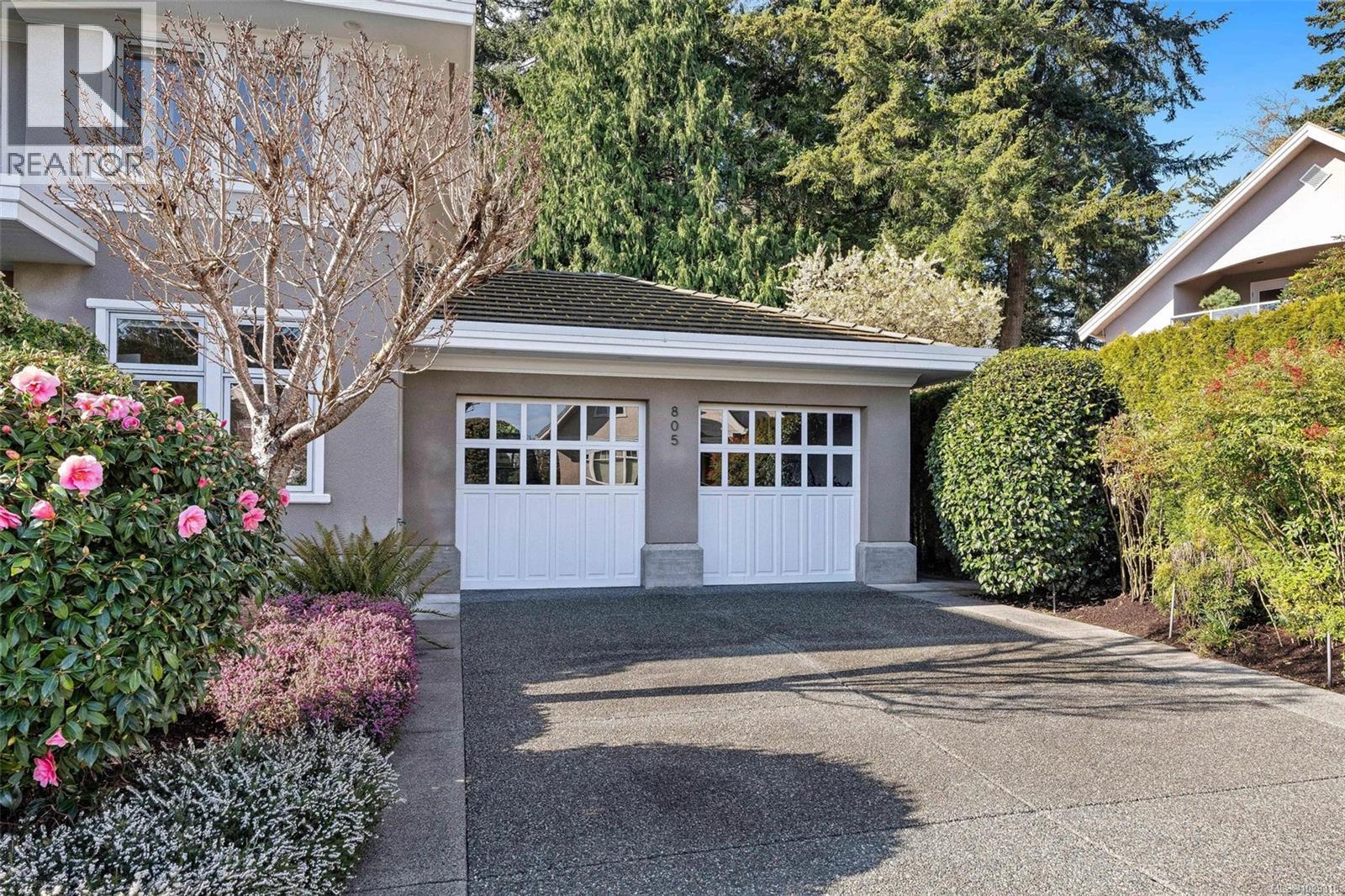  805 Del Monte Lane, Saanich