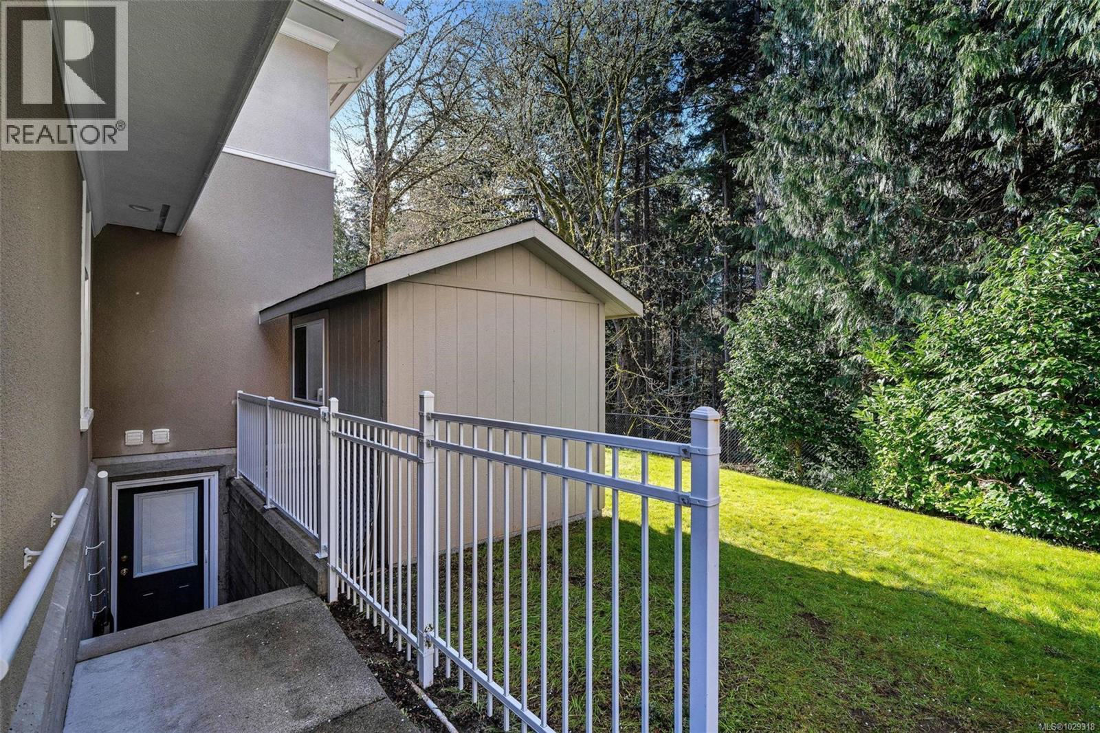 805 Del Monte Lane, Saanich