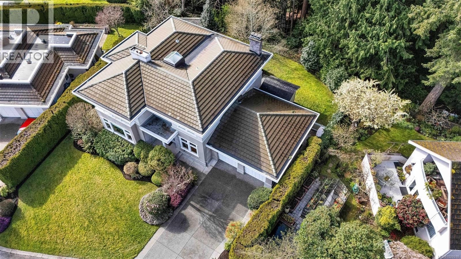  805 Del Monte Lane, Saanich