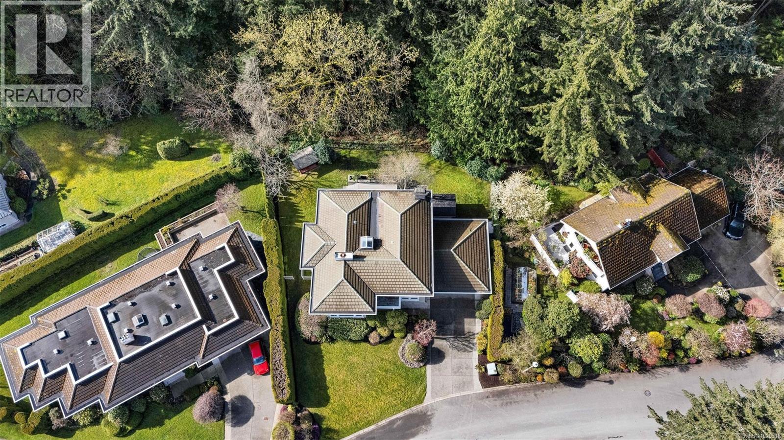  805 Del Monte Lane, Saanich