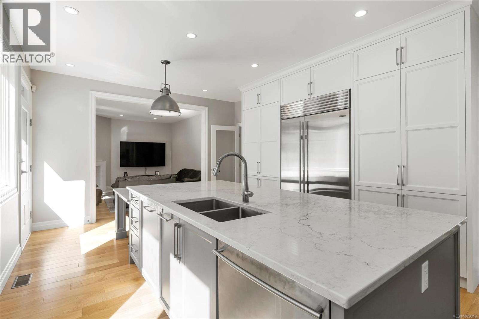  805 Del Monte Lane, Saanich