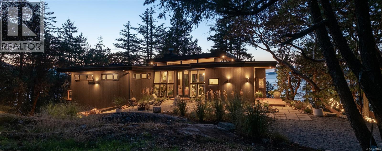  154 Narrows West Road, Salt Spring