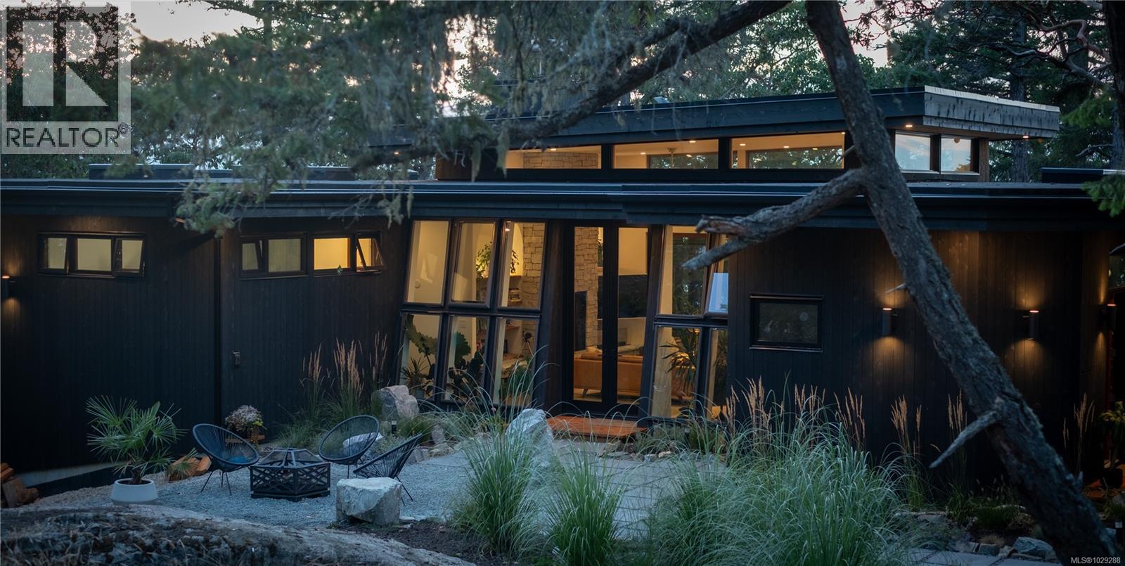  154 Narrows West Road, Salt Spring