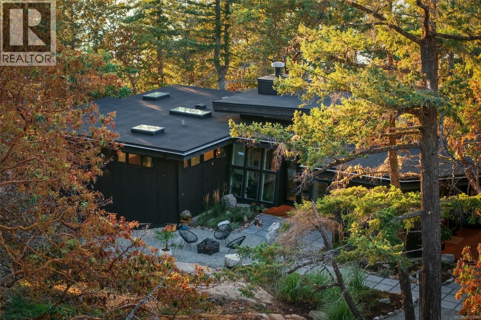  154 Narrows West Road, Salt Spring