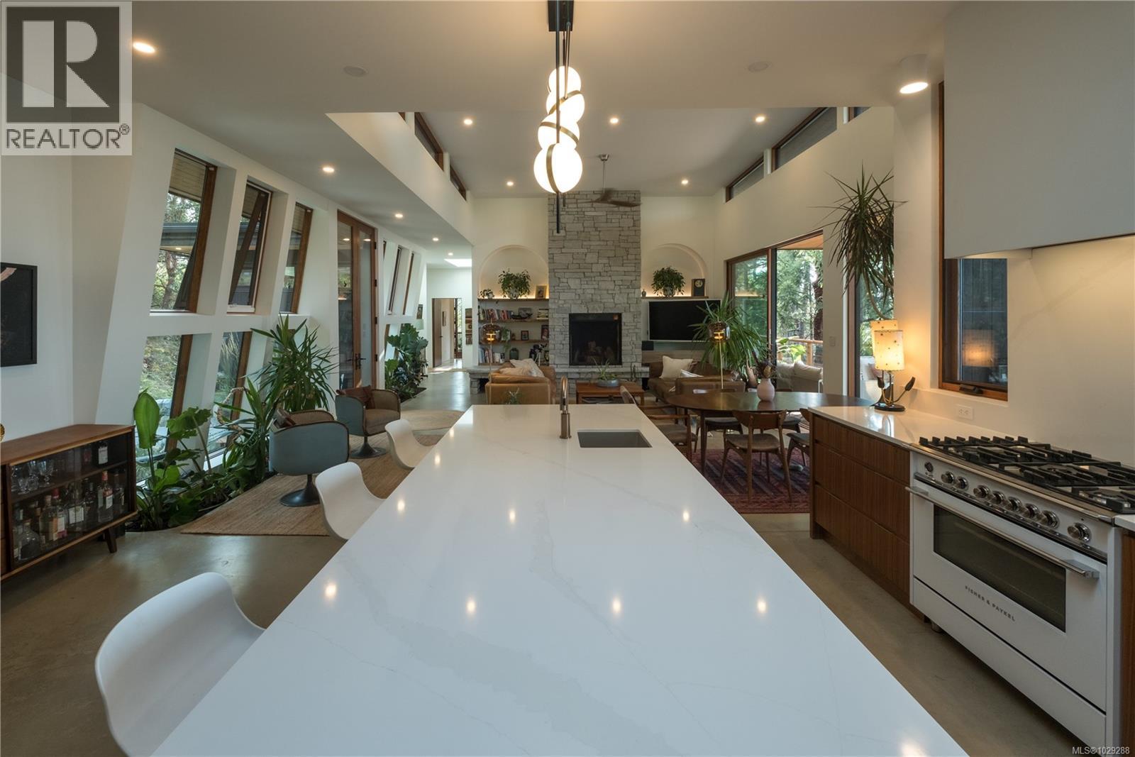  154 Narrows West Road, Salt Spring