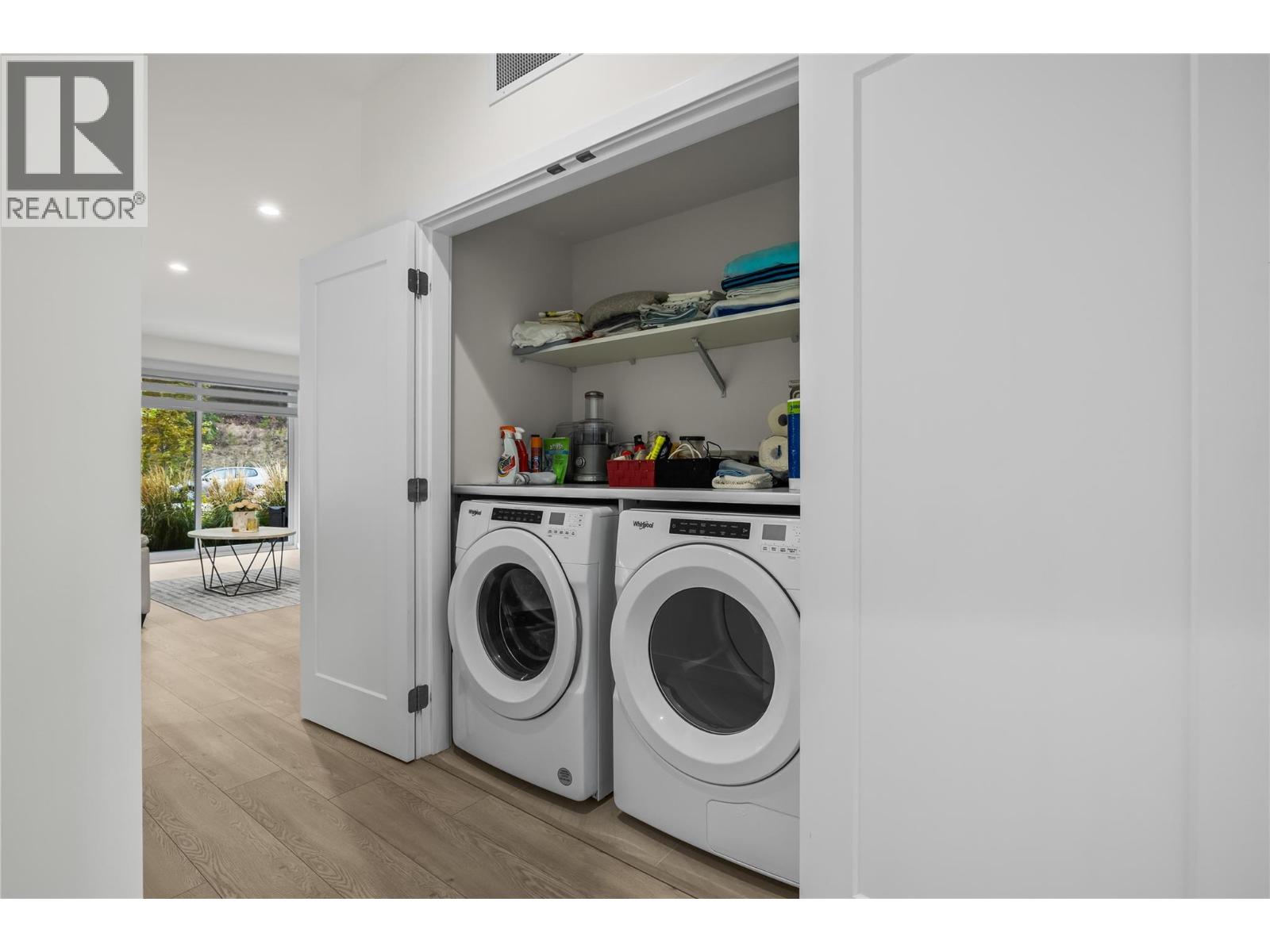 #20 1979 COUNTRY CLUB DRIVE - 18