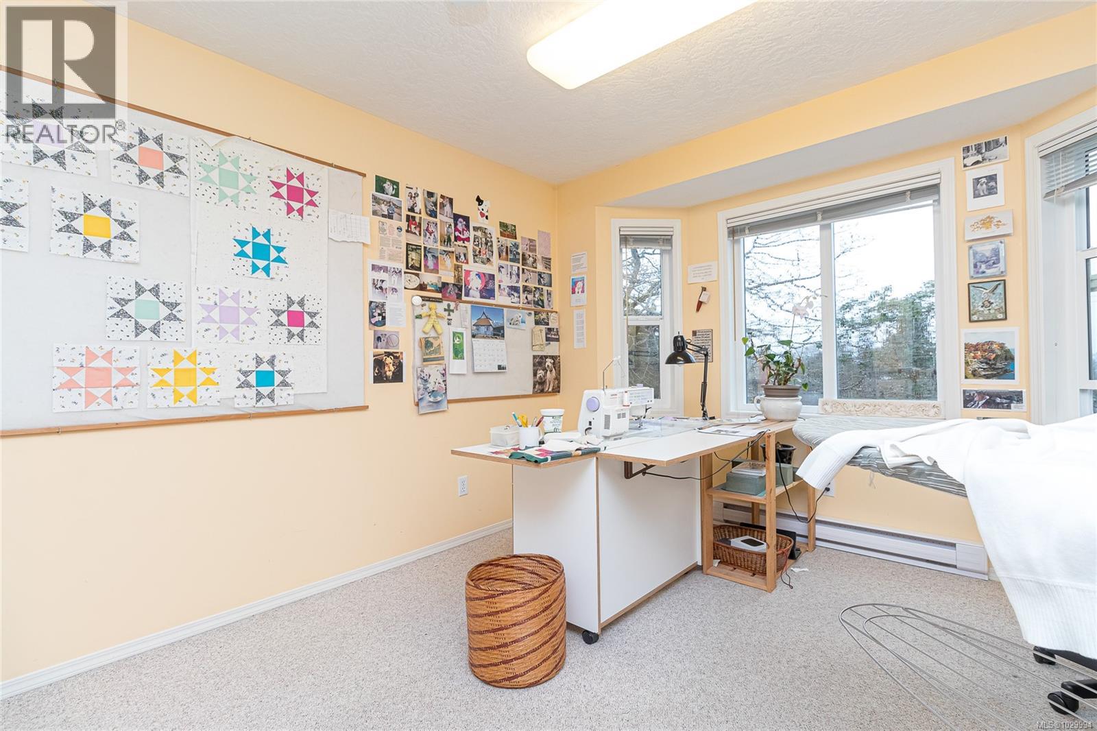 1041 BELMONT AVE - 28