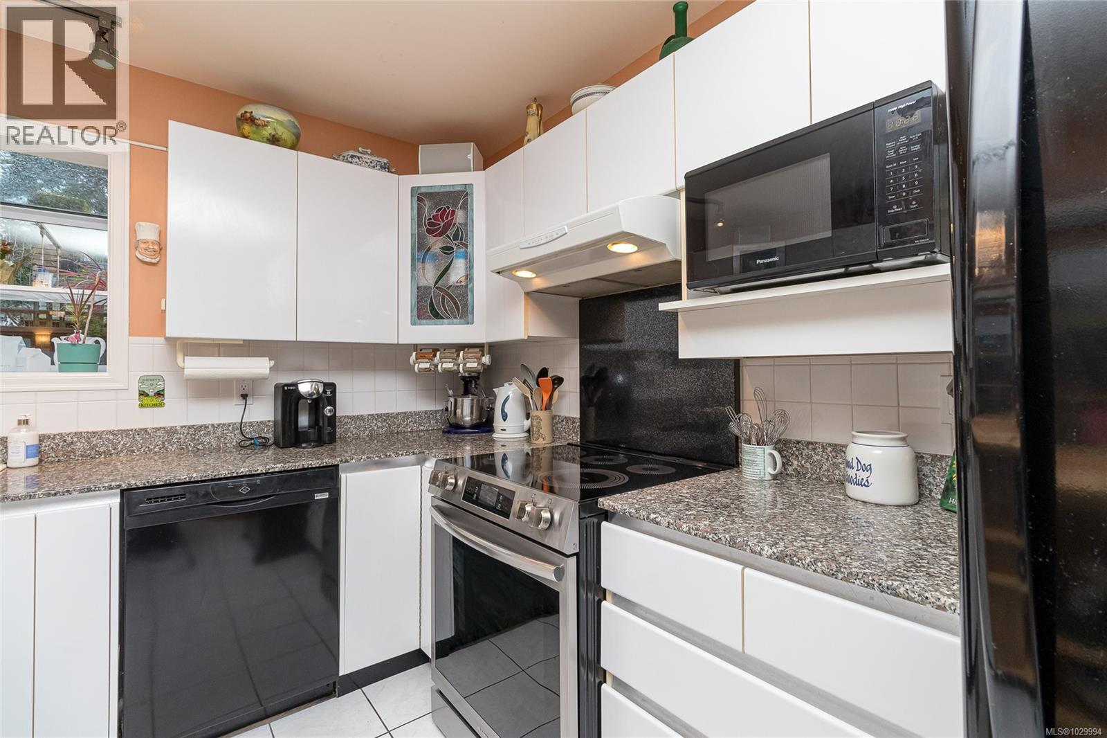 1041 BELMONT AVE - 12