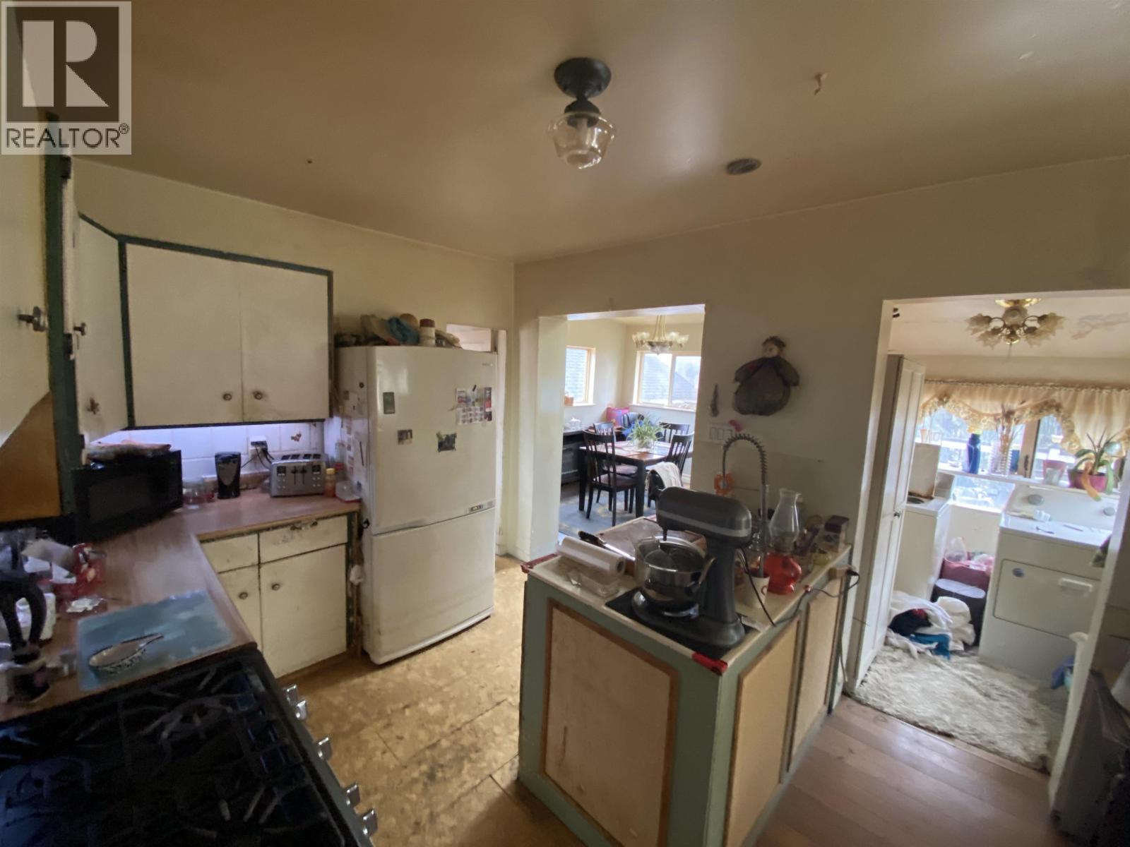 419 W 6TH AVENUE - 6