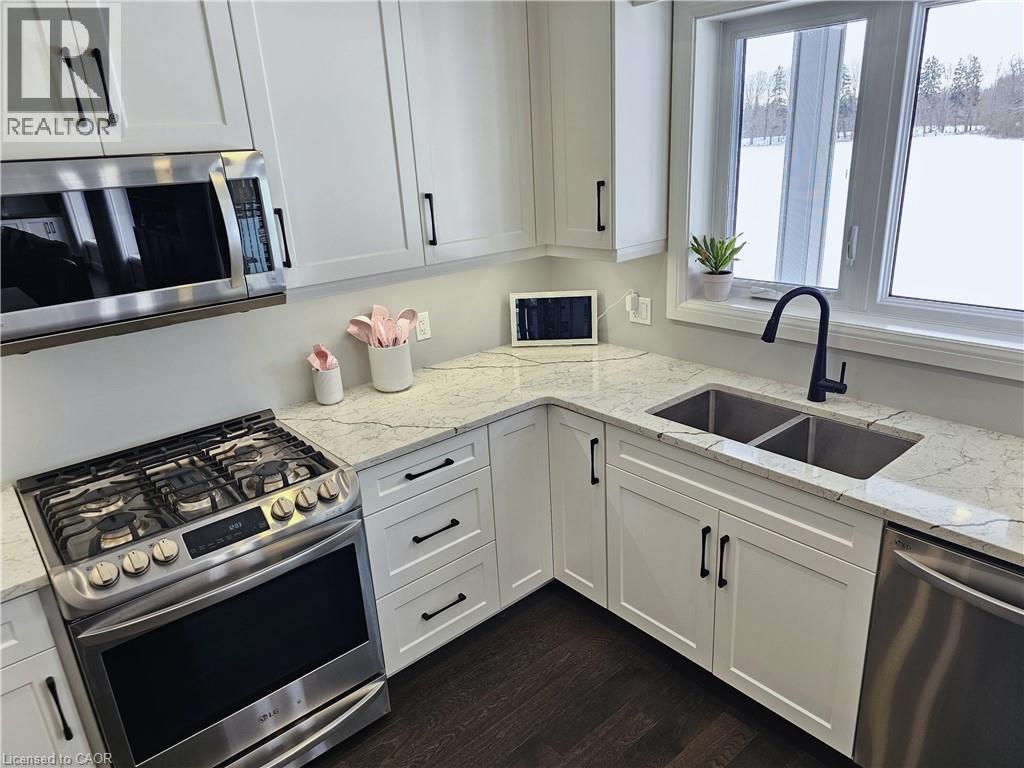 46 STONEBRIDGE PLACE - 19